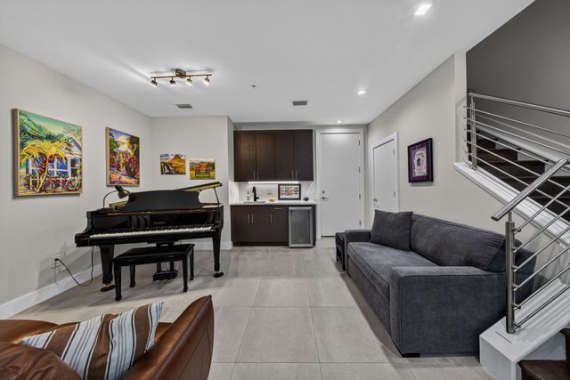 615 NE 22nd Drive, Wilton Manors, FL 33305