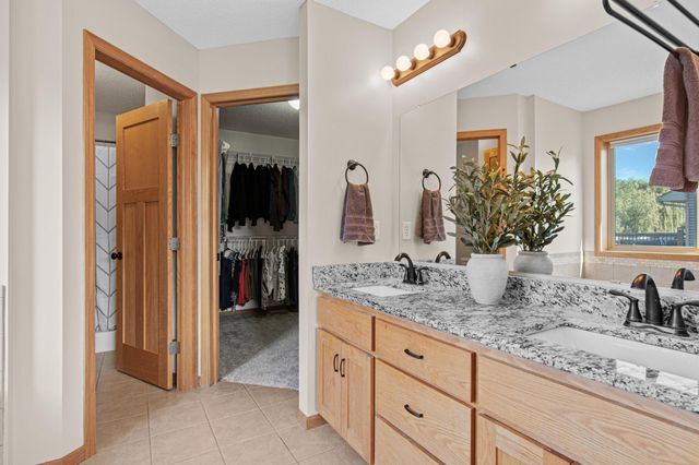 21394 Queen Court NW, Elk River, MN 55330