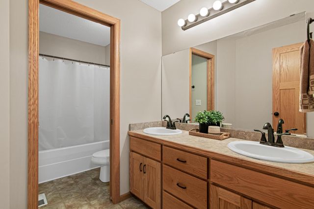 21394 Queen Court NW, Elk River, MN 55330