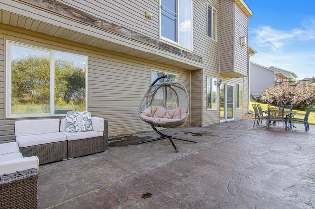 21394 Queen Court NW, Elk River, MN 55330