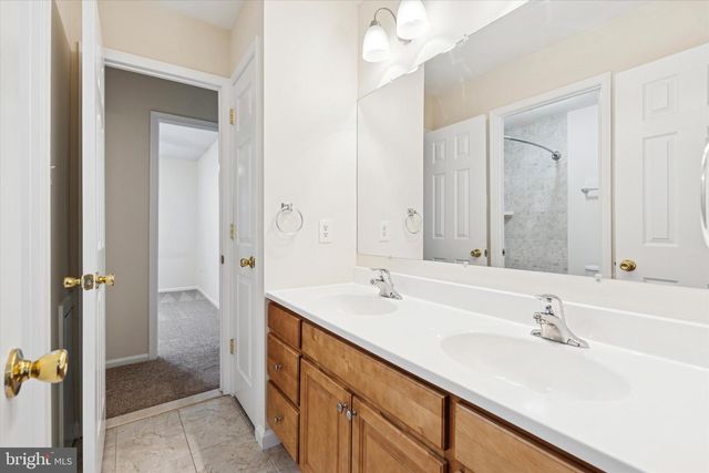 560 NEWBURY CT, Sellersville, PA 18960