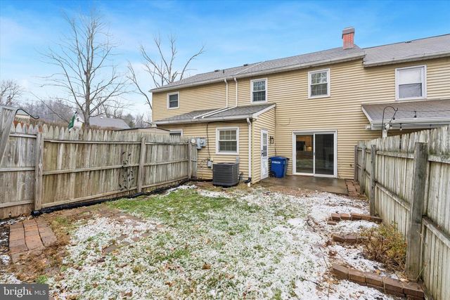 560 NEWBURY CT, Sellersville, PA 18960