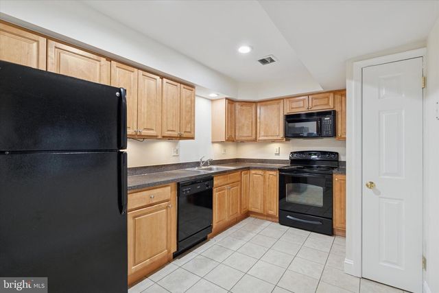 560 NEWBURY CT, Sellersville, PA 18960