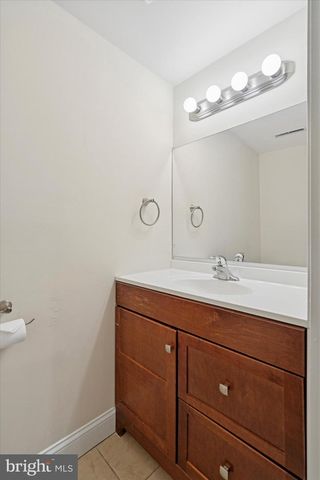 560 NEWBURY CT, Sellersville, PA 18960