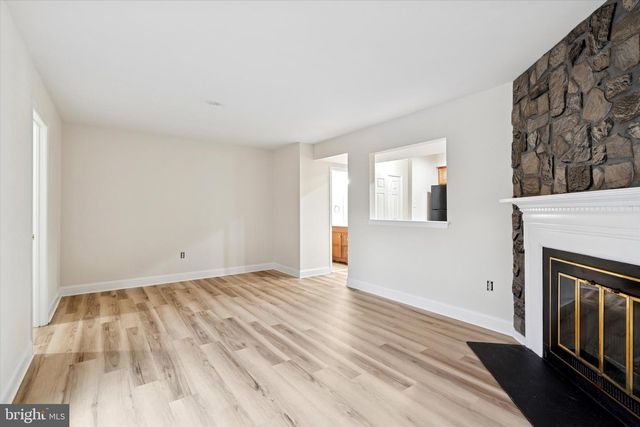 560 NEWBURY CT, Sellersville, PA 18960