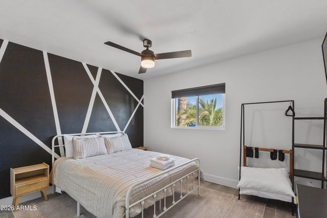 6836 E CHEERY LYNN Road, Scottsdale, AZ 85251