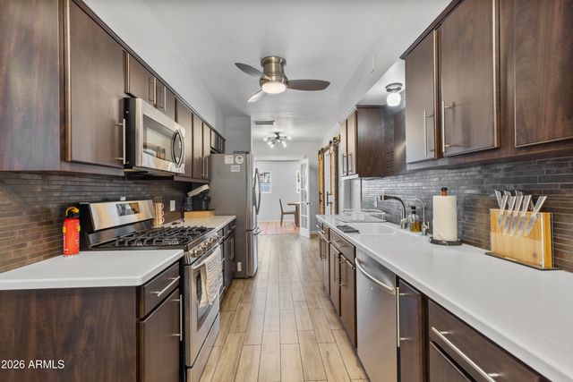 6836 E CHEERY LYNN Road, Scottsdale, AZ 85251