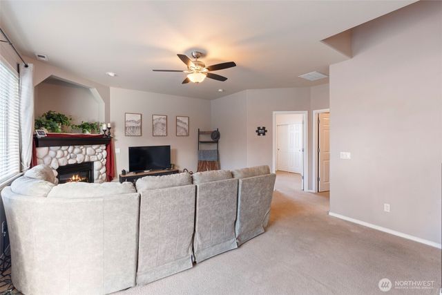 2201 Cooper Crest Street NW, Olympia, WA 98502