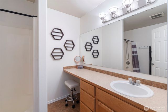 2201 Cooper Crest Street NW, Olympia, WA 98502