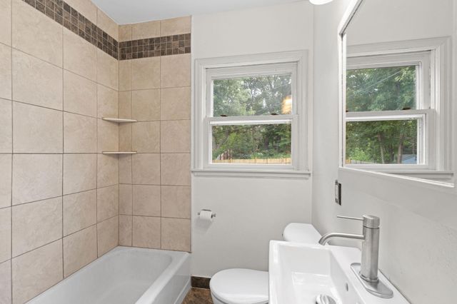 506 Wyoming Street E, Saint Paul, MN 55107
