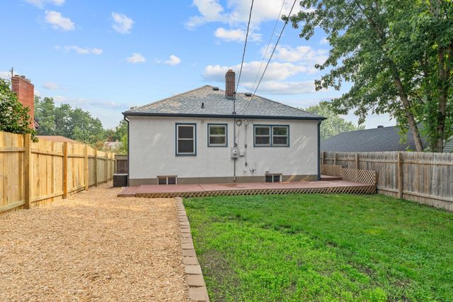 506 Wyoming Street E, Saint Paul, MN 55107