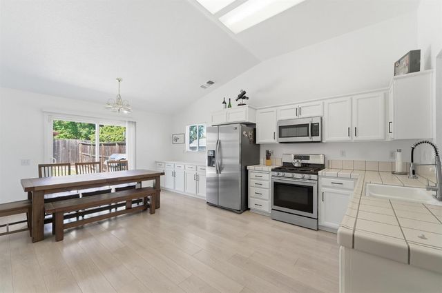 1933 Lifetime Dr, Modesto, CA 95355