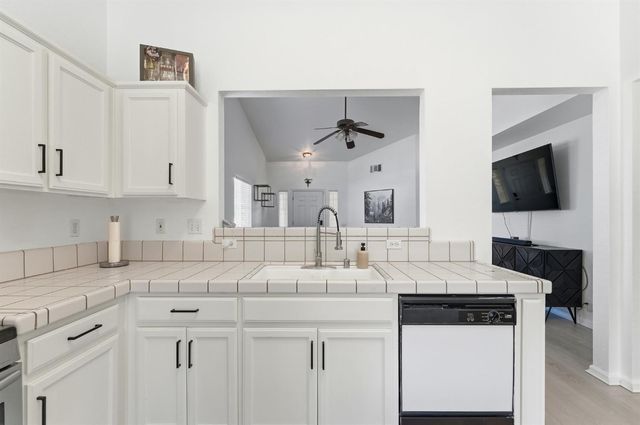 1933 Lifetime Dr, Modesto, CA 95355