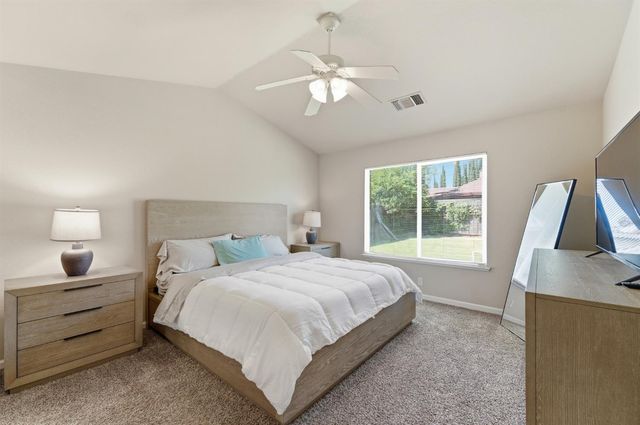 1933 Lifetime Dr, Modesto, CA 95355