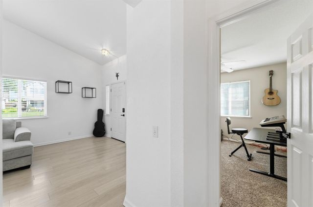 1933 Lifetime Dr, Modesto, CA 95355