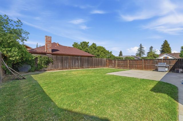 1933 Lifetime Dr, Modesto, CA 95355