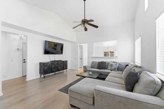 1933 Lifetime Dr, Modesto, CA 95355