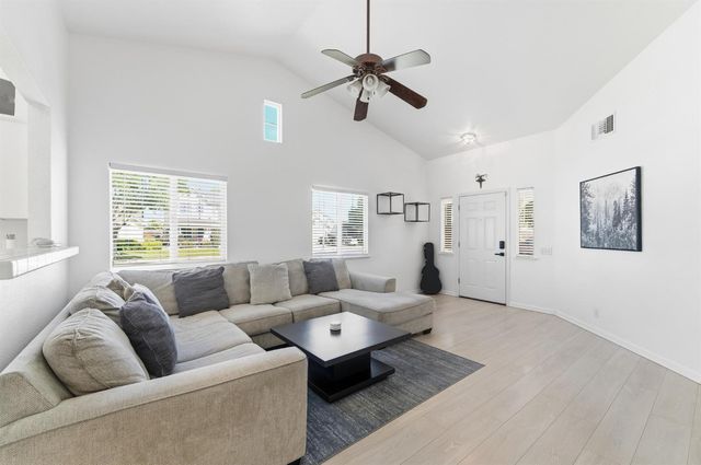 1933 Lifetime Dr, Modesto, CA 95355