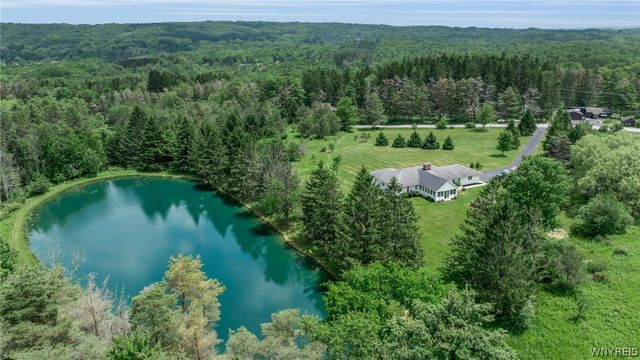 9560 Savage Road, Holland, NY 14080