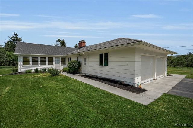9560 Savage Road, Holland, NY 14080