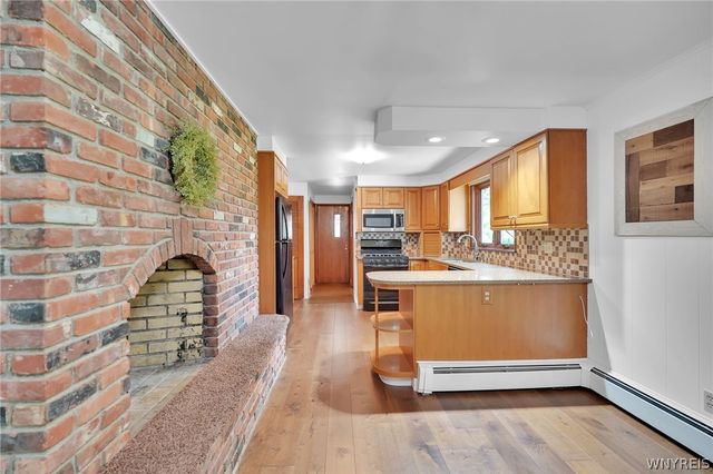 9560 Savage Road, Holland, NY 14080