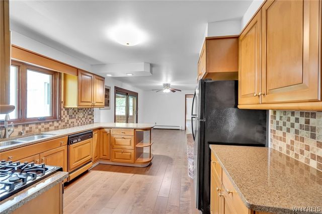 9560 Savage Road, Holland, NY 14080