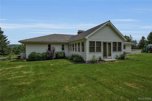 9560 Savage Road, Holland, NY 14080