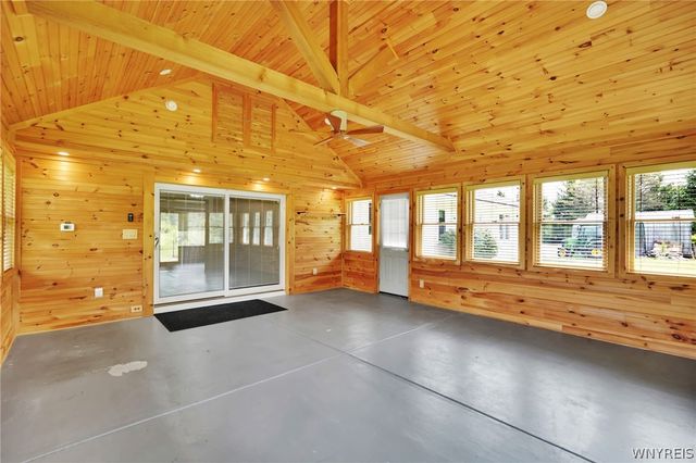 9560 Savage Road, Holland, NY 14080