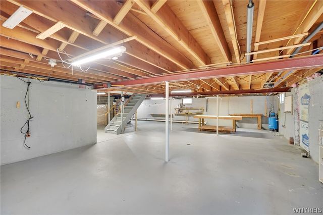 9560 Savage Road, Holland, NY 14080