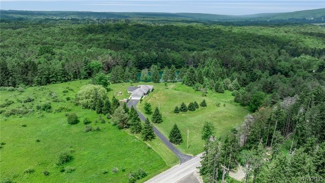 9560 Savage Road, Holland, NY 14080