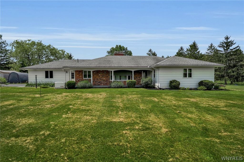 9560 Savage Road, Holland, NY 14080