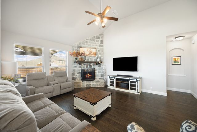 532 Thompson, Van Alstyne, TX 75495