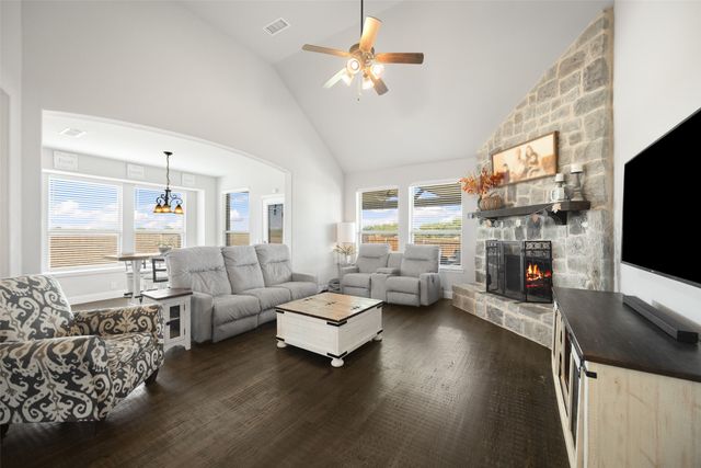 532 Thompson, Van Alstyne, TX 75495