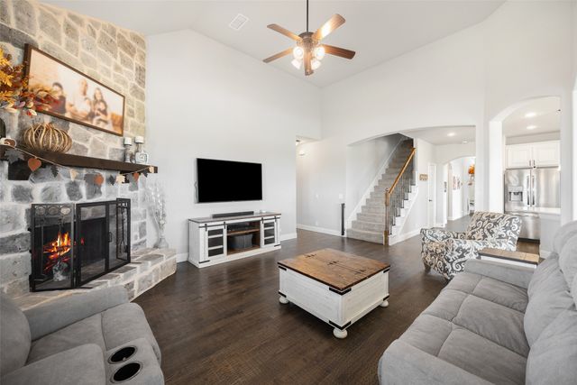 532 Thompson, Van Alstyne, TX 75495