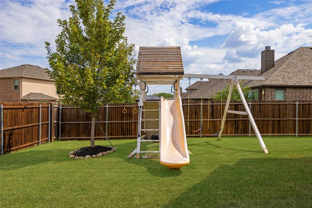 532 Thompson, Van Alstyne, TX 75495