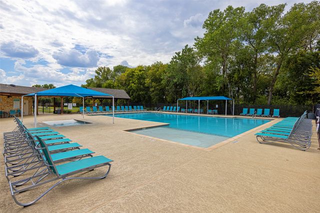 532 Thompson, Van Alstyne, TX 75495