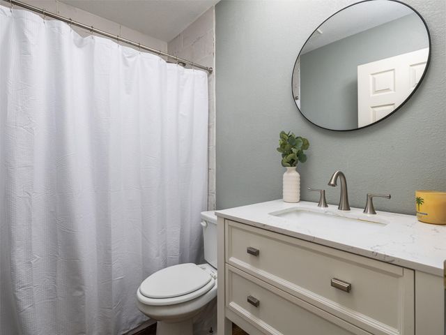 2807 Declaration CIR, Lago Vista, TX 78645
