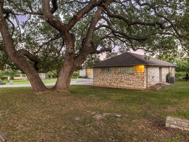 2807 Declaration CIR, Lago Vista, TX 78645