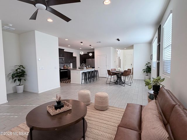 11299 S Weismann Drive, Vail, AZ 85641