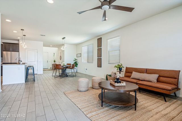 11299 S Weismann Drive, Vail, AZ 85641