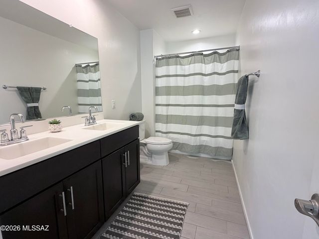 11299 S Weismann Drive, Vail, AZ 85641