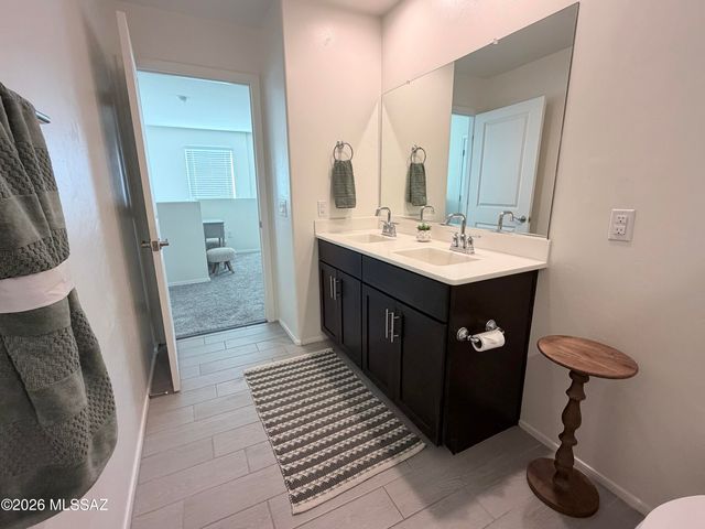 11299 S Weismann Drive, Vail, AZ 85641