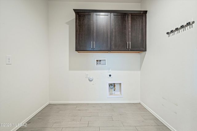 11299 S Weismann Drive, Vail, AZ 85641
