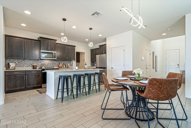 11299 S Weismann Drive, Vail, AZ 85641