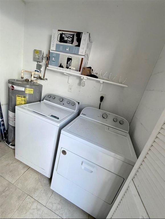 Image 11 of property listing at 2423 23RD STREET, Sarasota, FL 34234