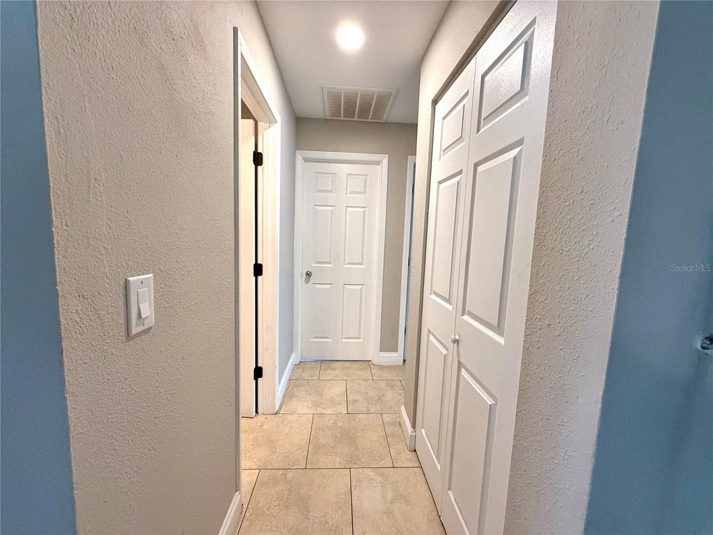 Image 13 of property listing at 2423 23RD STREET, Sarasota, FL 34234