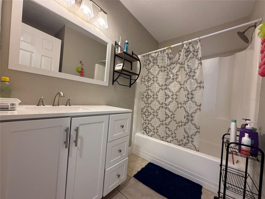 Image 14 of property listing at 2423 23RD STREET, Sarasota, FL 34234