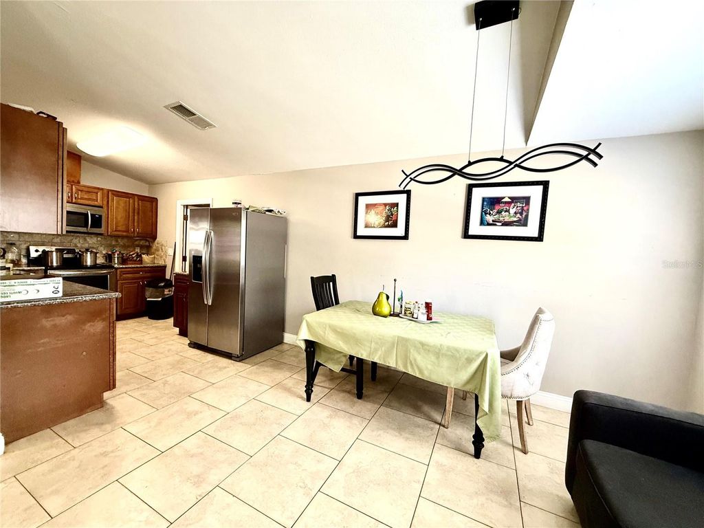 Image 5 of property listing at 2423 23RD STREET, Sarasota, FL 34234