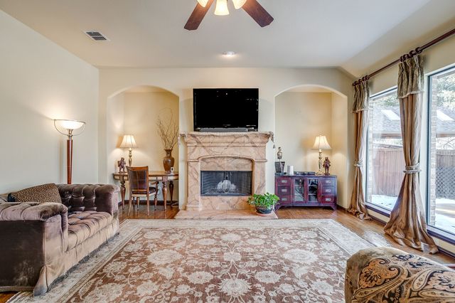 1302 Killian Drive, Mansfield, TX 76063