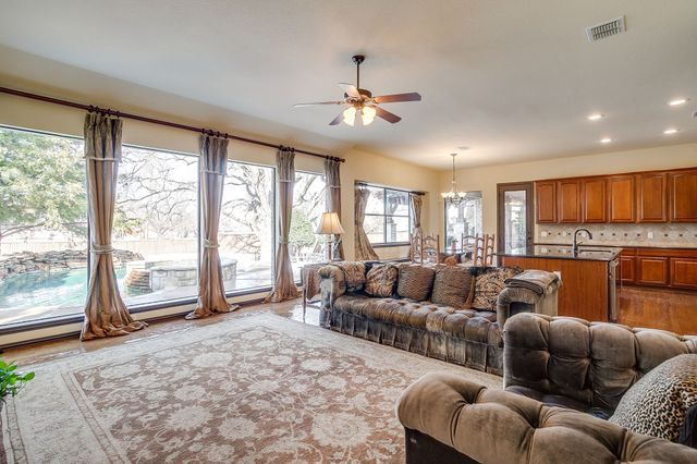 1302 Killian Drive, Mansfield, TX 76063